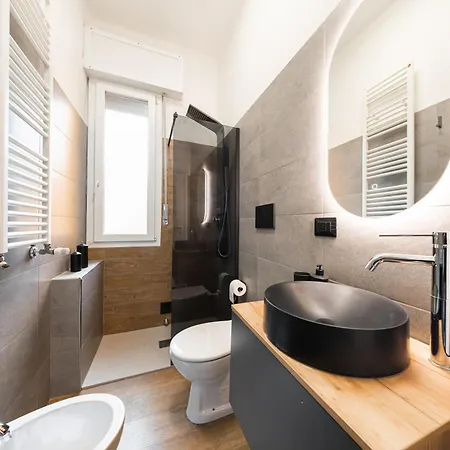 Moderno Vicino Fiera E Centro * ボローニャ